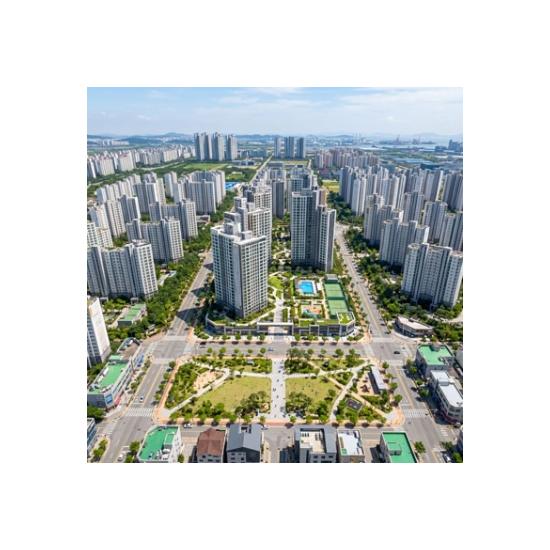 주변으로 약 1.3만여 세대 규모의 주거타운이 형성되는 생활권에 위치합니다. 대규모 주거지 조성과 함께 생활 인프라 확대, 지역 이미지 변화, 주거 선호도 상승을 기대할 수 있는 입지입니다.